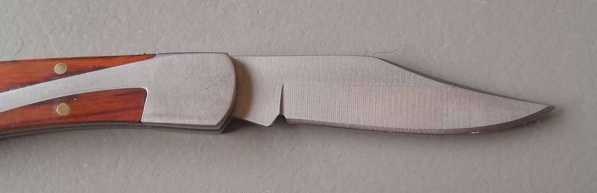 Vintage U.S.A. Saber Sanjia Lockback Folding Knife.