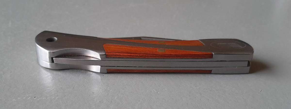 Vintage U.S.A. Saber Sanjia Lockback Folding Knife.