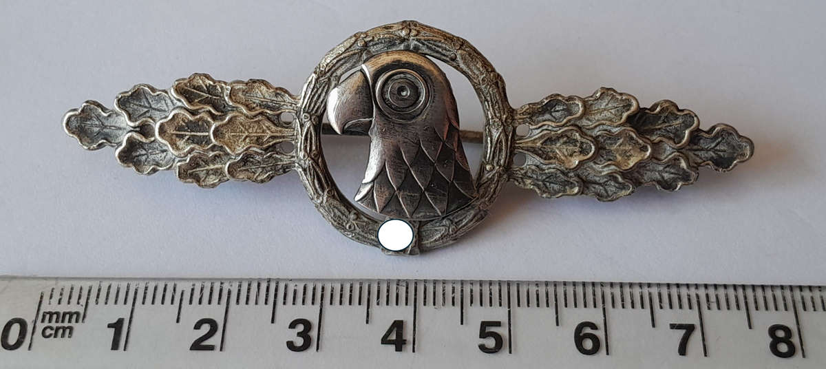 "Reserved". WW2 German Luftwaffe Silver Grade Reconnaissance Squadron Clasp Badge.