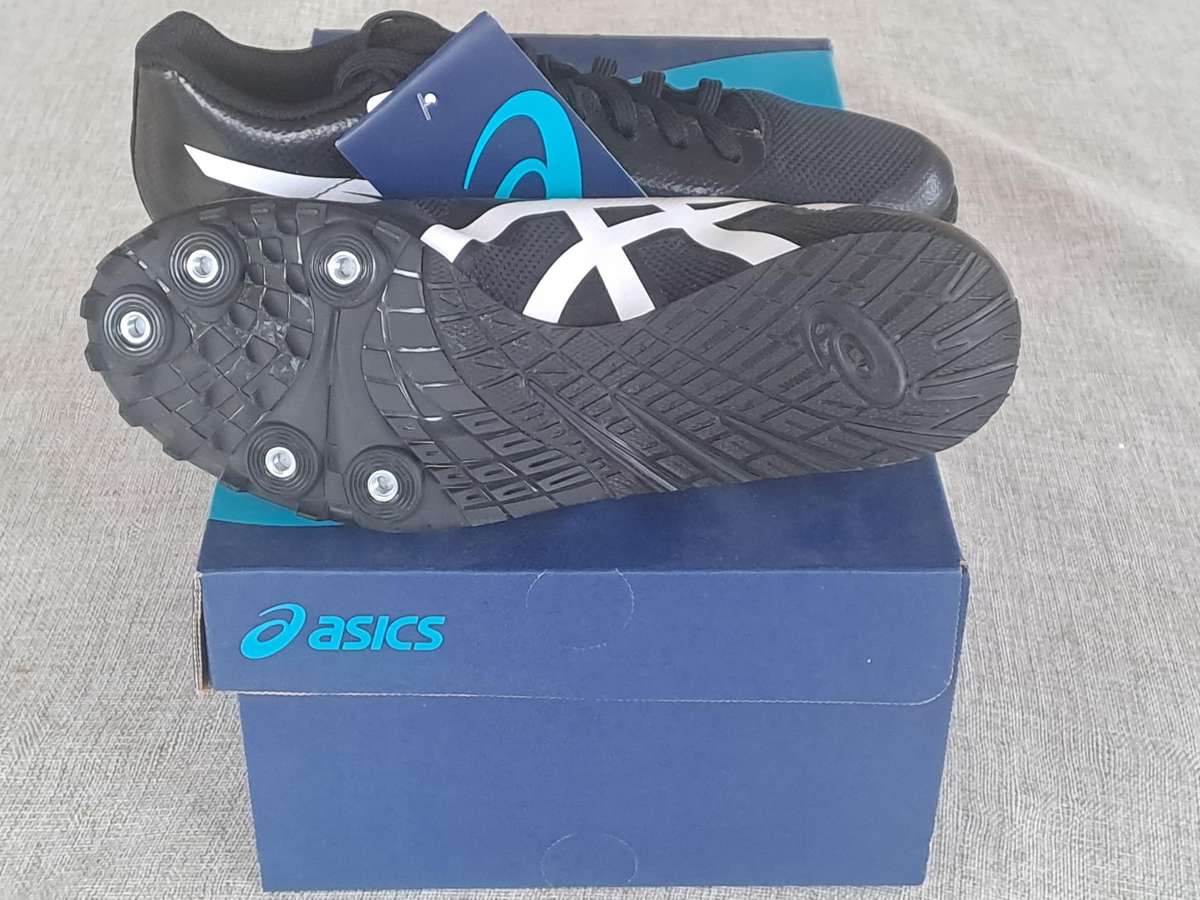 Asics Hyper LD 6 track and field shoe - size UK 4 / US 5 / EUR 37.5 / CM 24.0 (black/white)