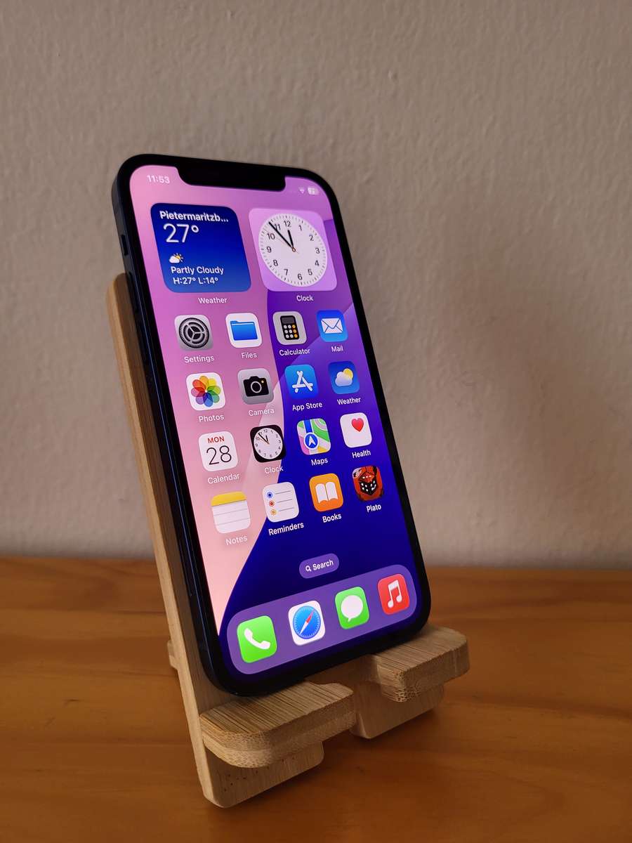 MINT iPhone 12 + Accessories | Blue