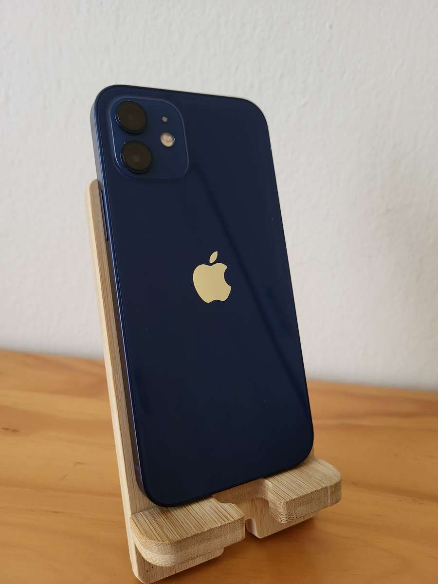 MINT iPhone 12 + Accessories | Blue