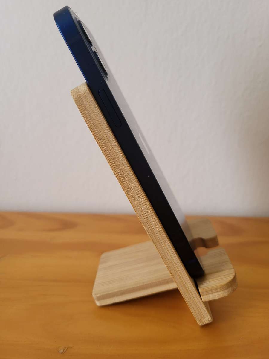 MINT iPhone 12 + Accessories | Blue