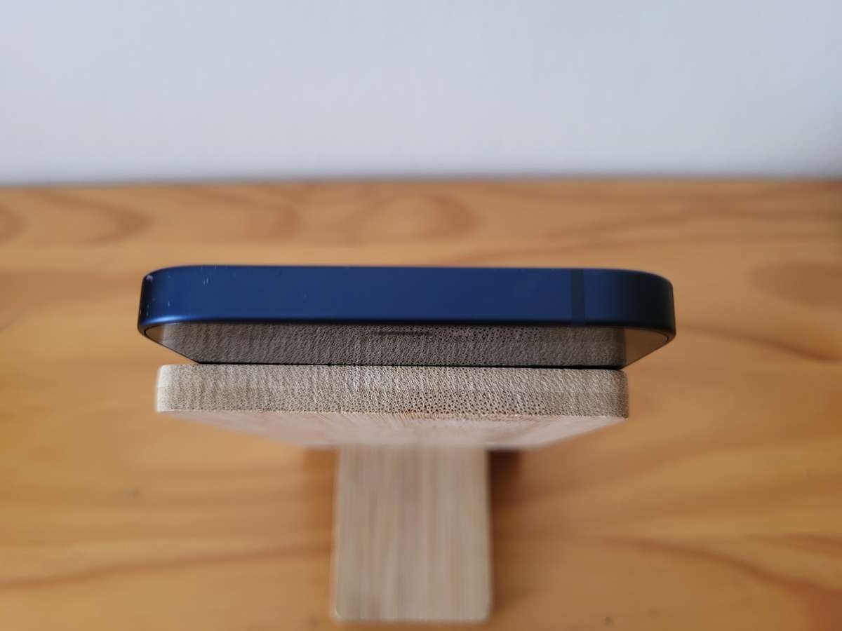 MINT iPhone 12 + Accessories | Blue