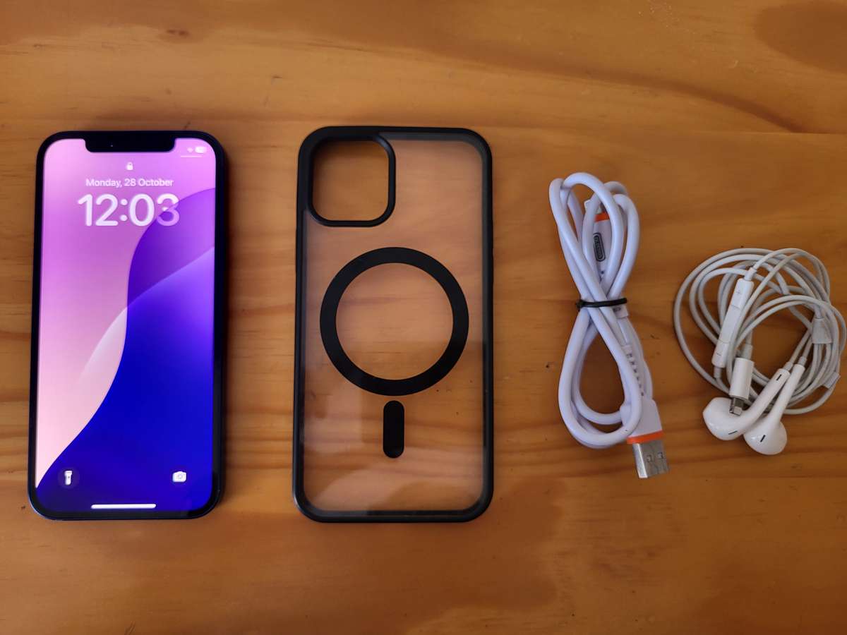 MINT iPhone 12 + Accessories | Blue