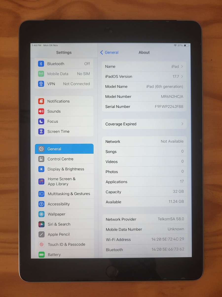 BUNDLE | MINT iPAD 6TH GEN | CELLULAR +WiFi