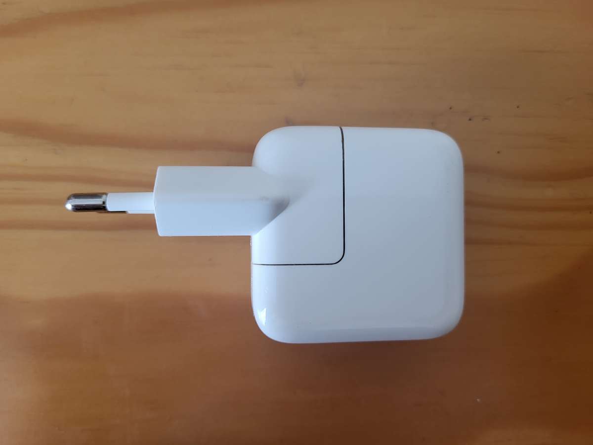 Genuine Apple 10W USB Power Adapter