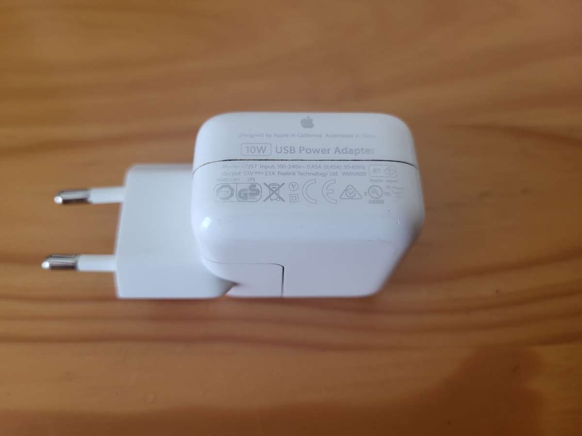 Genuine Apple 10W USB Power Adapter