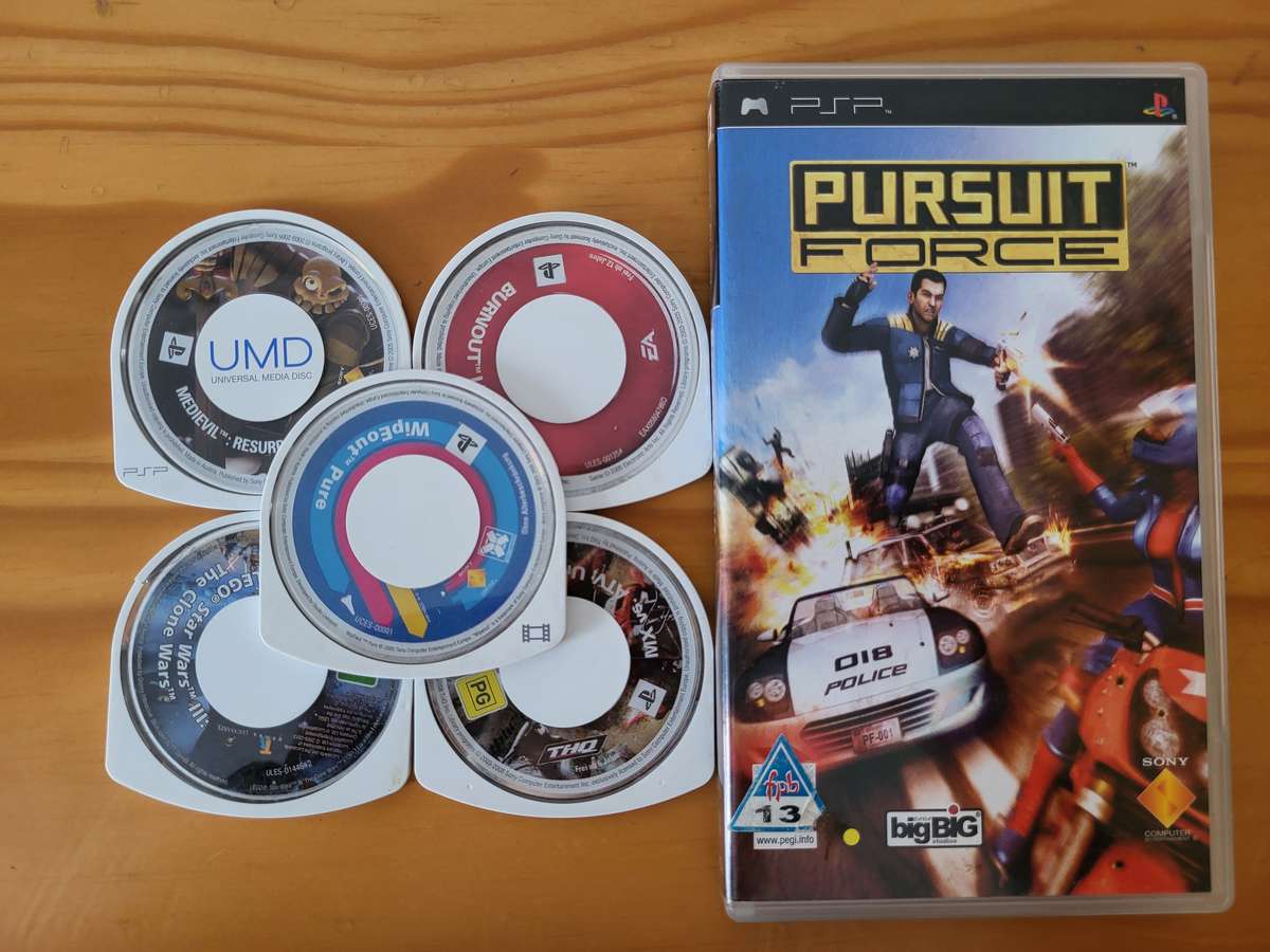 HUGE PSP BUNDLE | With Charger, Pouch, Memory Stick & 6 Games