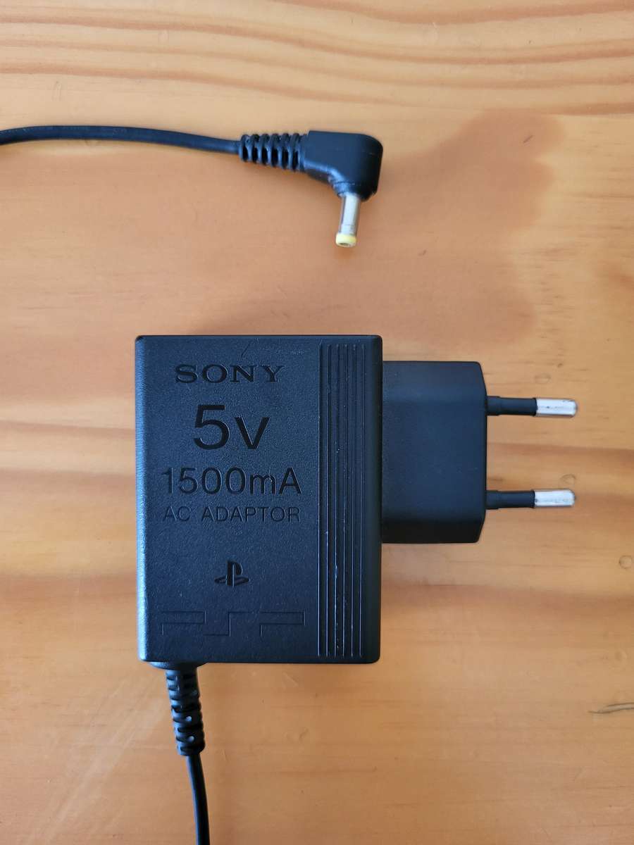 HUGE PSP BUNDLE | With Charger, Pouch, Memory Stick & 6 Games