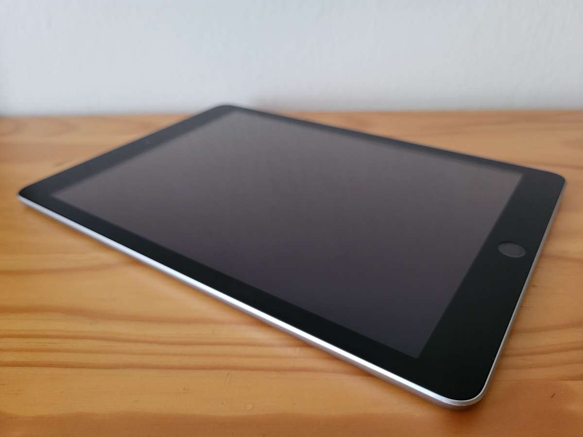 EXCELLENT iPad 6th Gen 2018 | WiFi | Space Grey