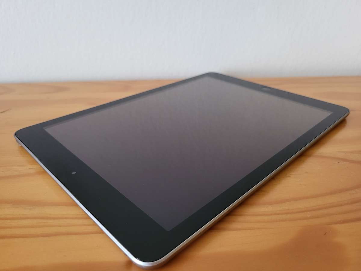 EXCELLENT iPad 6th Gen 2018 | WiFi | Space Grey