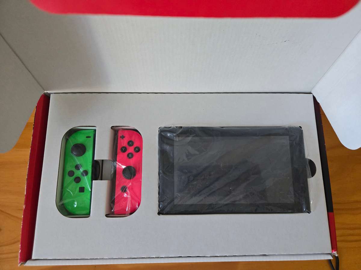 Nintendo Switch V2 Complete Bundle Boxed + MicroSD Card