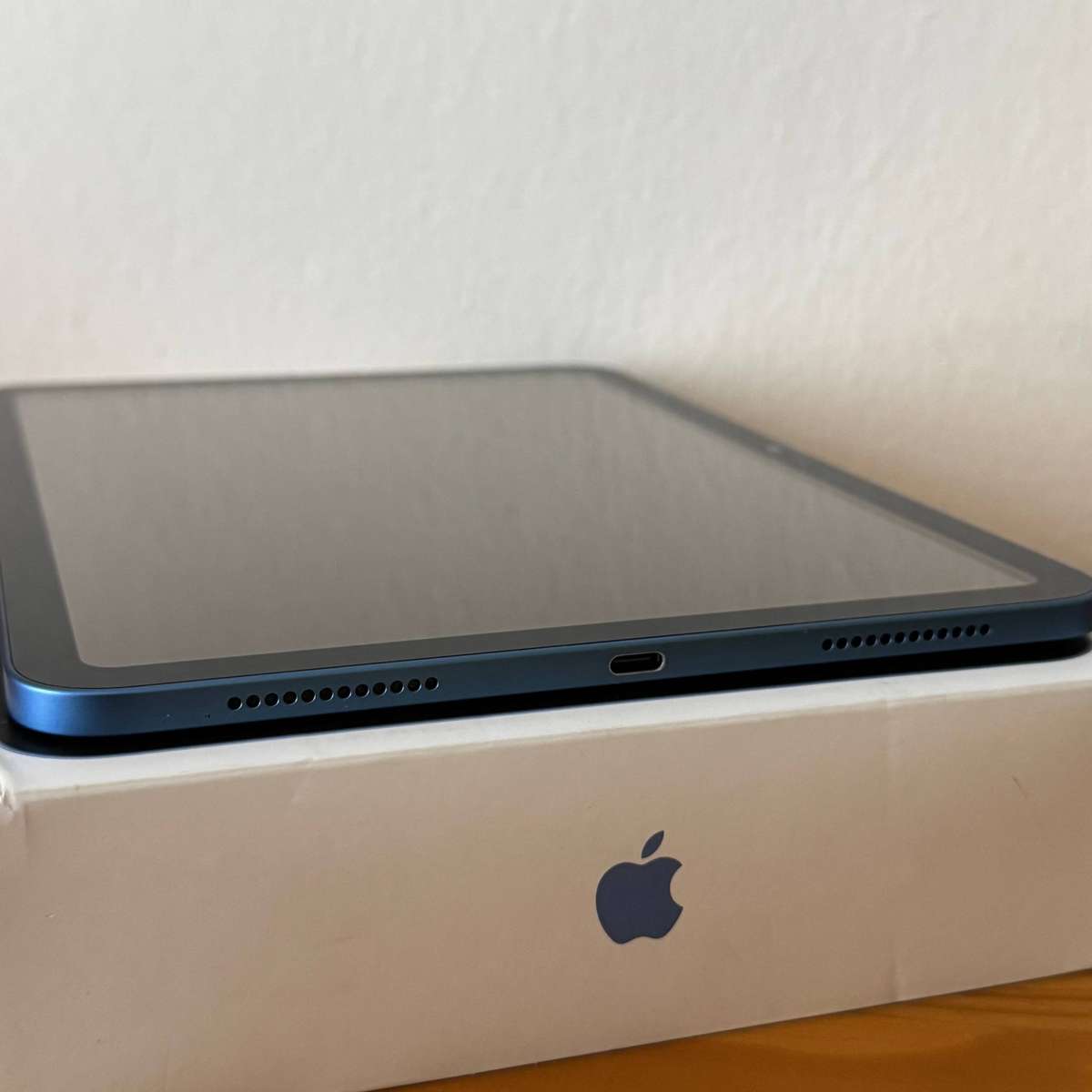 Apple iPad 2022 10th Gen 64GB