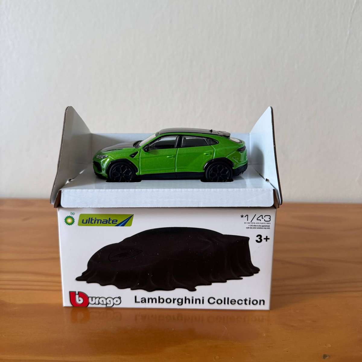 Bburago Lamborghini Urus | 1:43 | Rare Green Edition