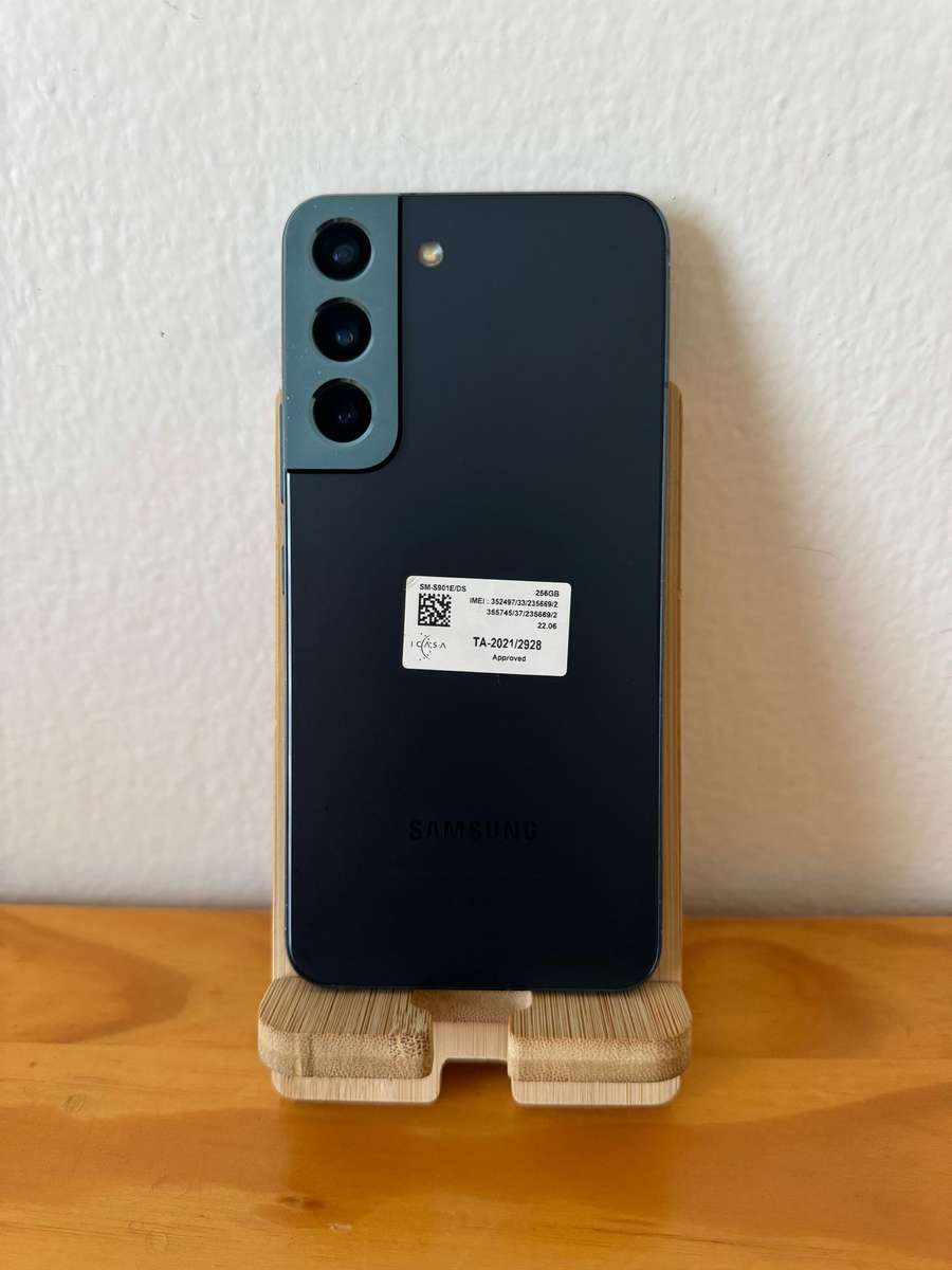 Samsung S22 5G | 256GB | Box + Extras