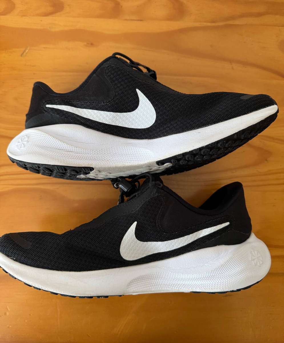 Nike Womens Revolution 7 EasyOn | Black