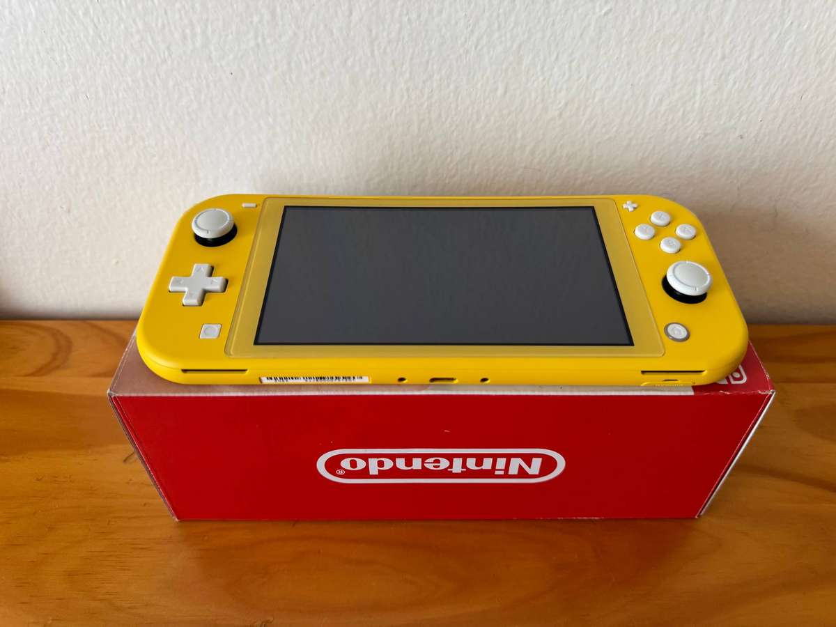 Nintendo Switch Lite | EXCELLENT CONDITION
