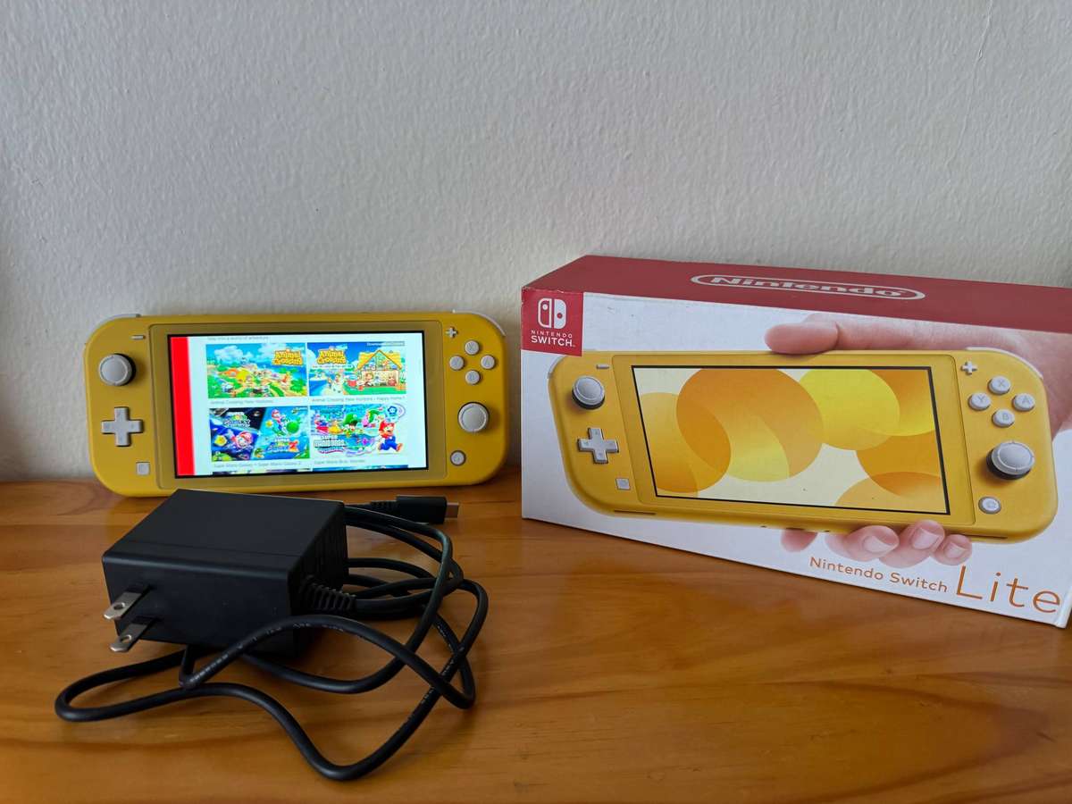 Nintendo Switch Lite | EXCELLENT CONDITION