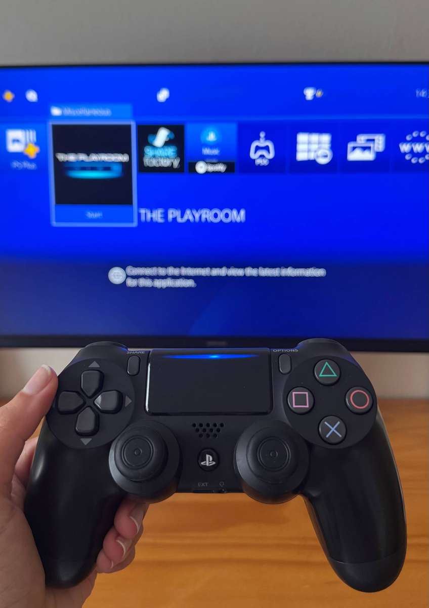 PlayStation 4 Slim LATE ENTRY
