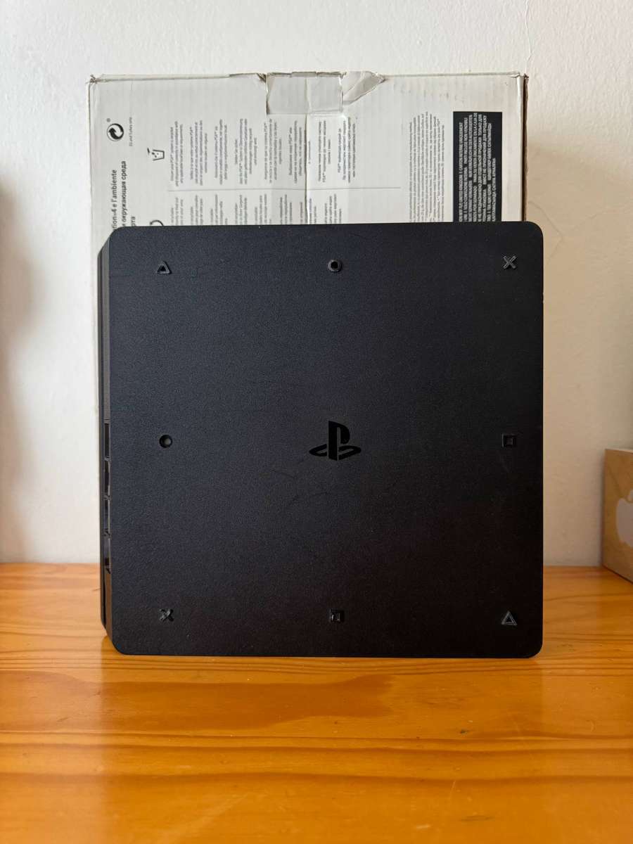 PlayStation 4 Slim LATE ENTRY