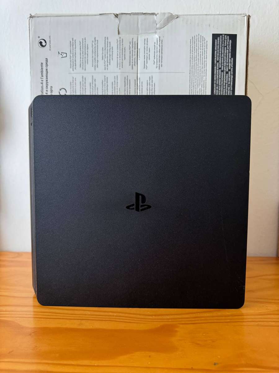 PlayStation 4 Slim LATE ENTRY