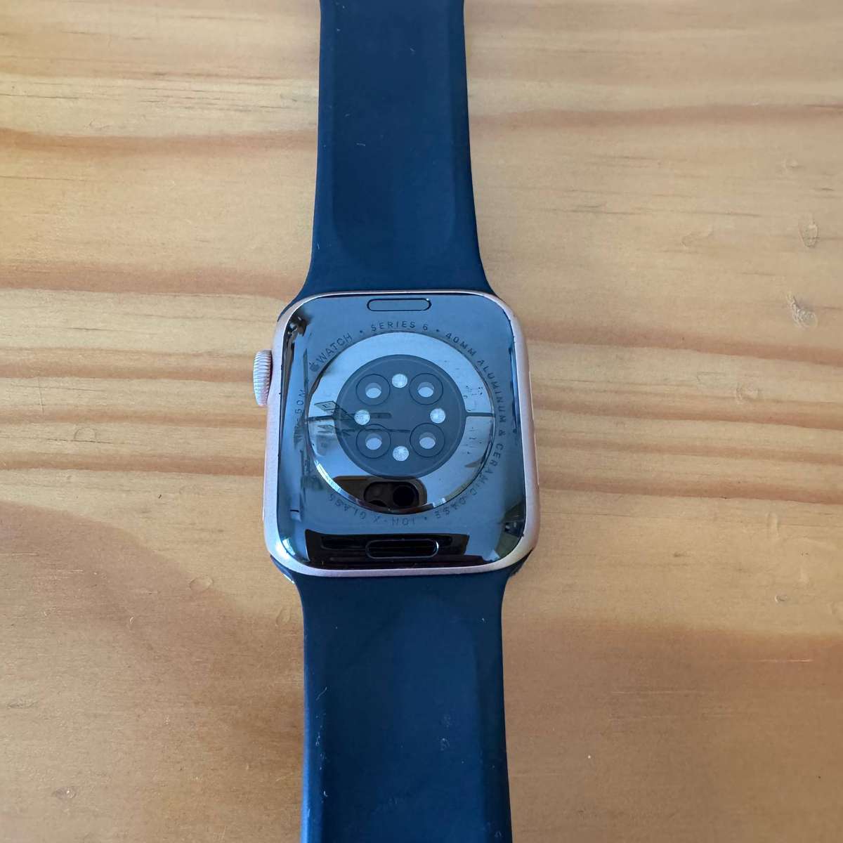 Apple Watch Series 6 40mm - Excellent Condition