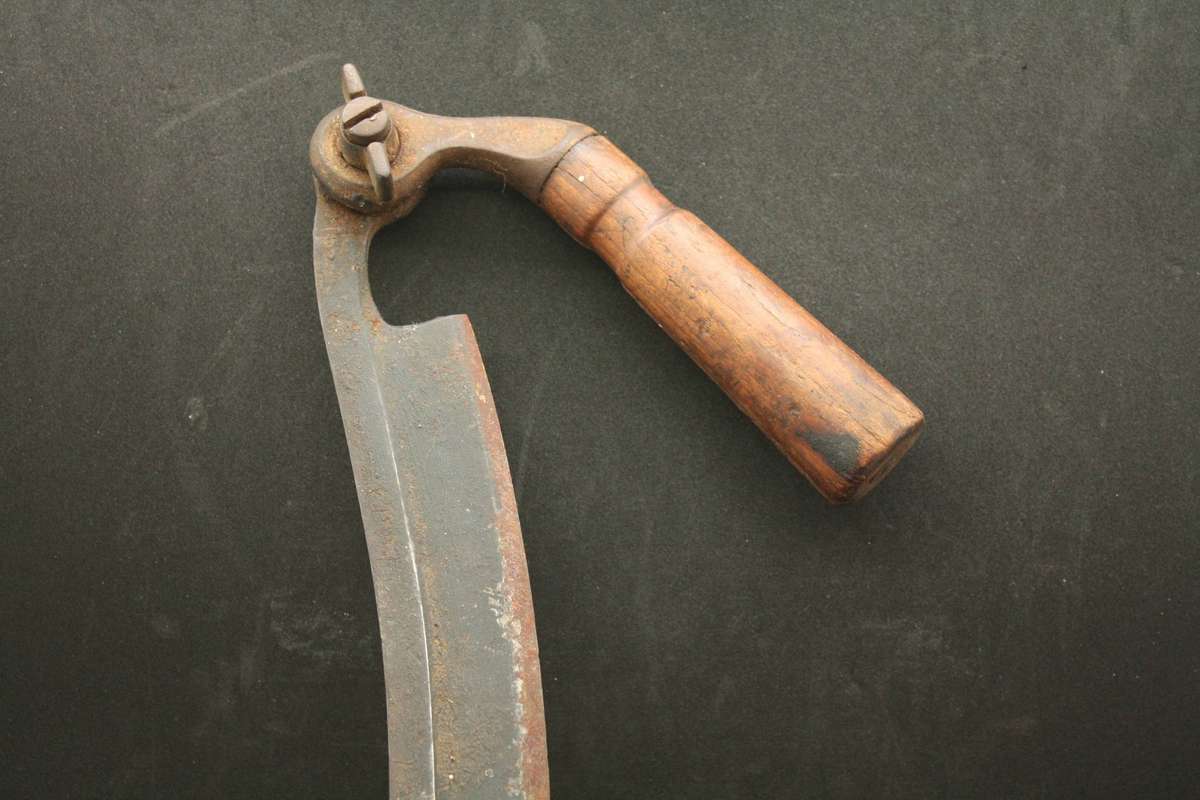 Vintage draw knife woodworking tool