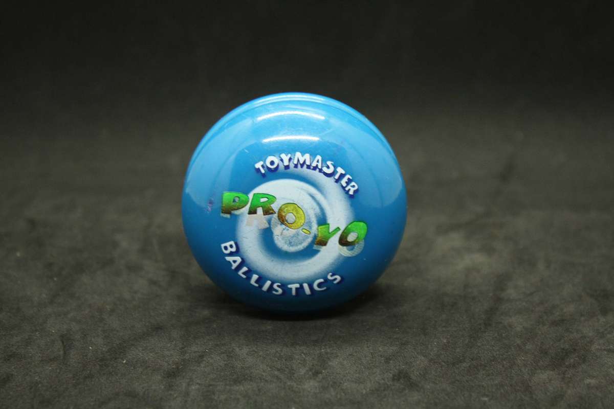 Vintage Toy Master Pro-yo Ballistics Yo-yo Blue Edition