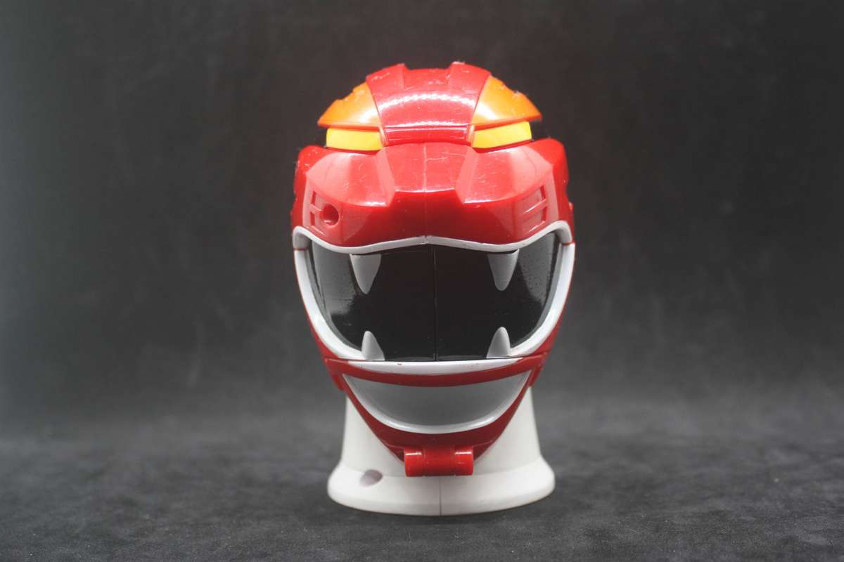 Bandai 2001 Power Rangers Wild force Red Ranger Head micro playset