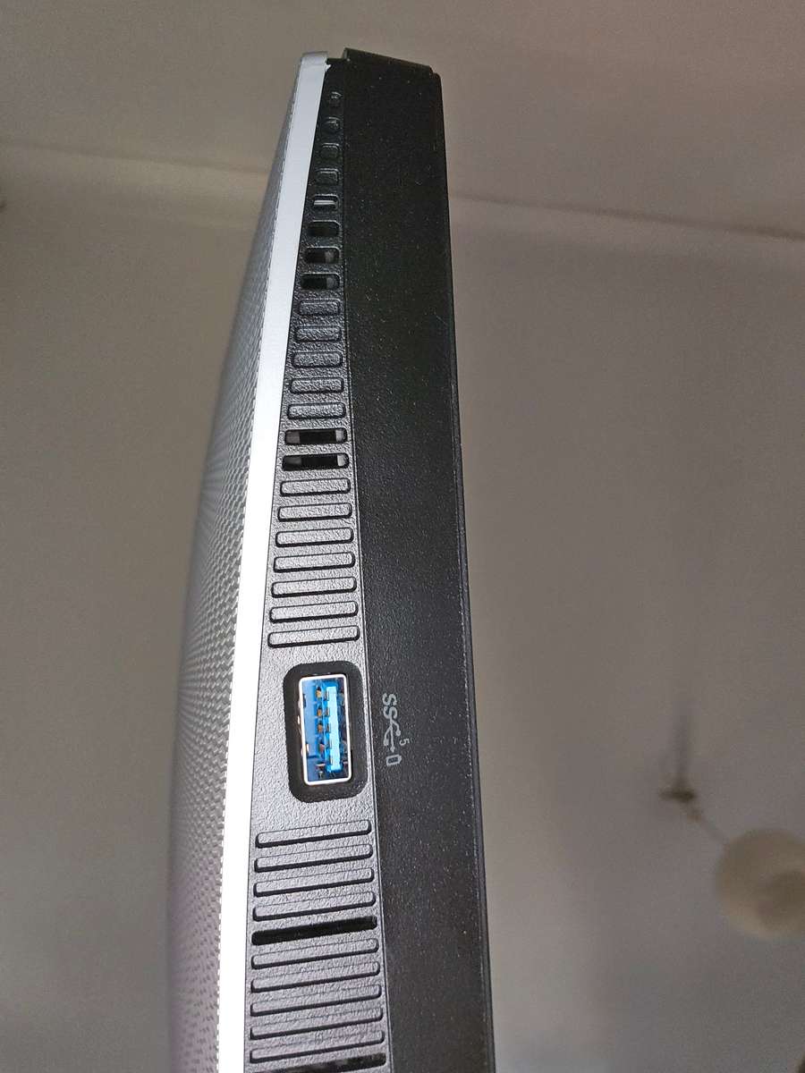 Dell Monitor 4K USB-C(S2722QC) 27-inch, UHD (3840 x 2160), Built-in Dual 3W Speakers, HighQuality