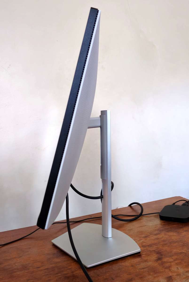 Dell Monitor 4K USB-C(S2722QC) 27-inch, UHD (3840 x 2160), Built-in Dual 3W Speakers, HighQuality