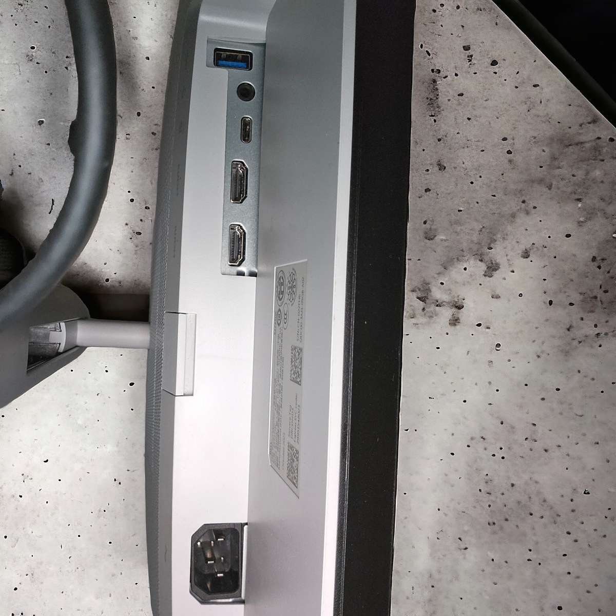 Dell Monitor 4K USB-C(S2722QC) 27-inch, UHD (3840 x 2160), Built-in Dual 3W Speakers, HighQuality