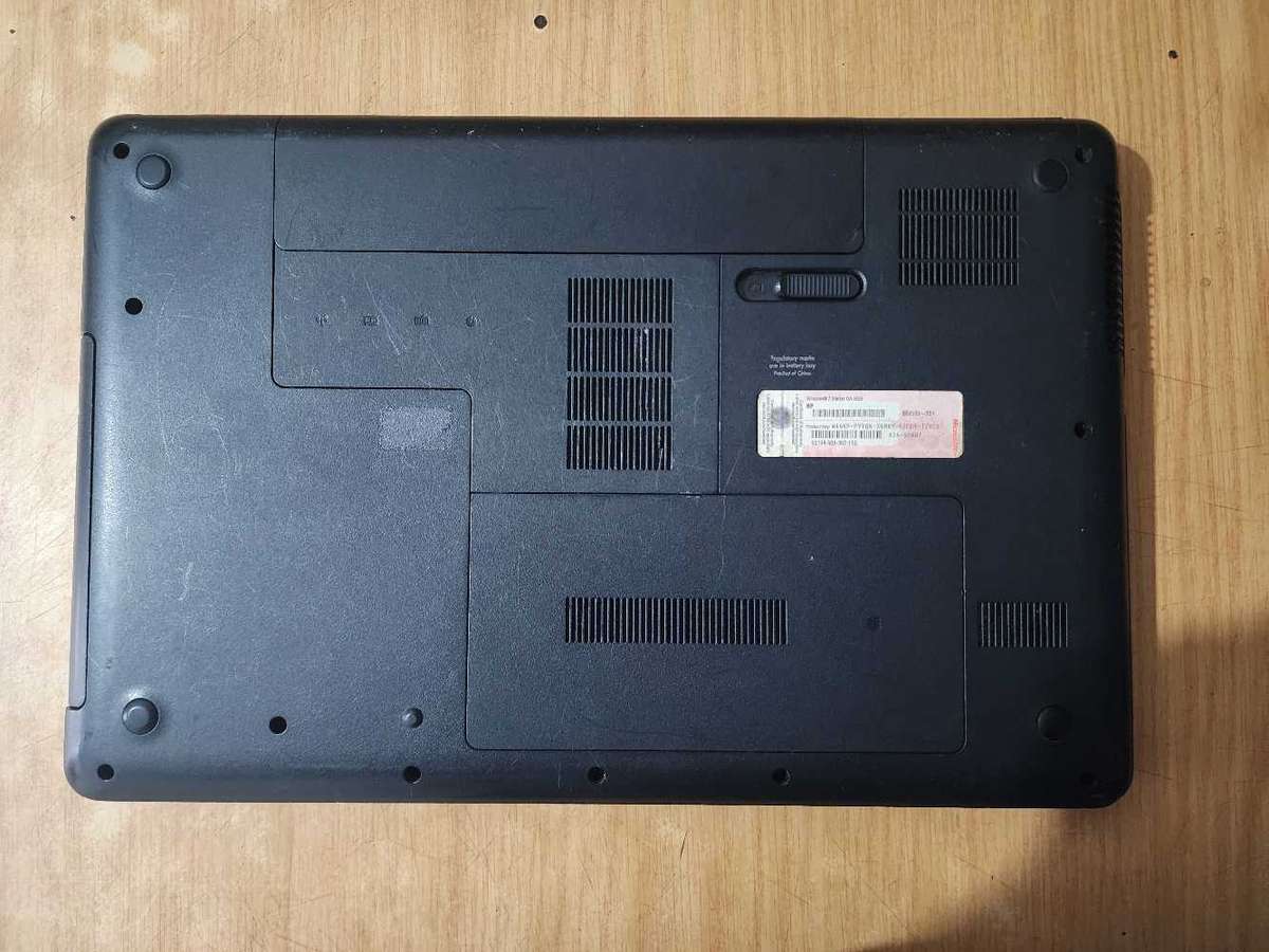 HP COMPAQ LAPTOP FOR SPARES PLEASE READ AD !!!
