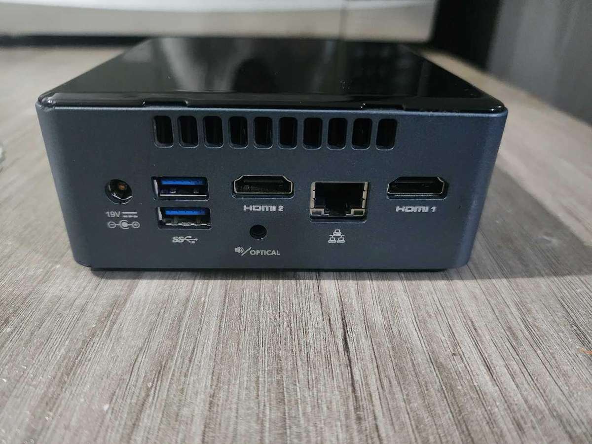 INTEL NUC 7 MINI PC FOR SALE !!!