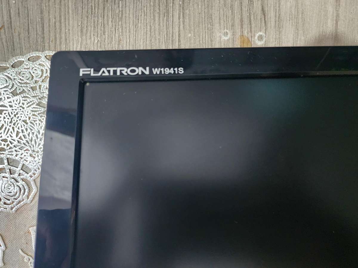 LG FLATRON W1941S PF LCD WIDESCREEN MONITOR