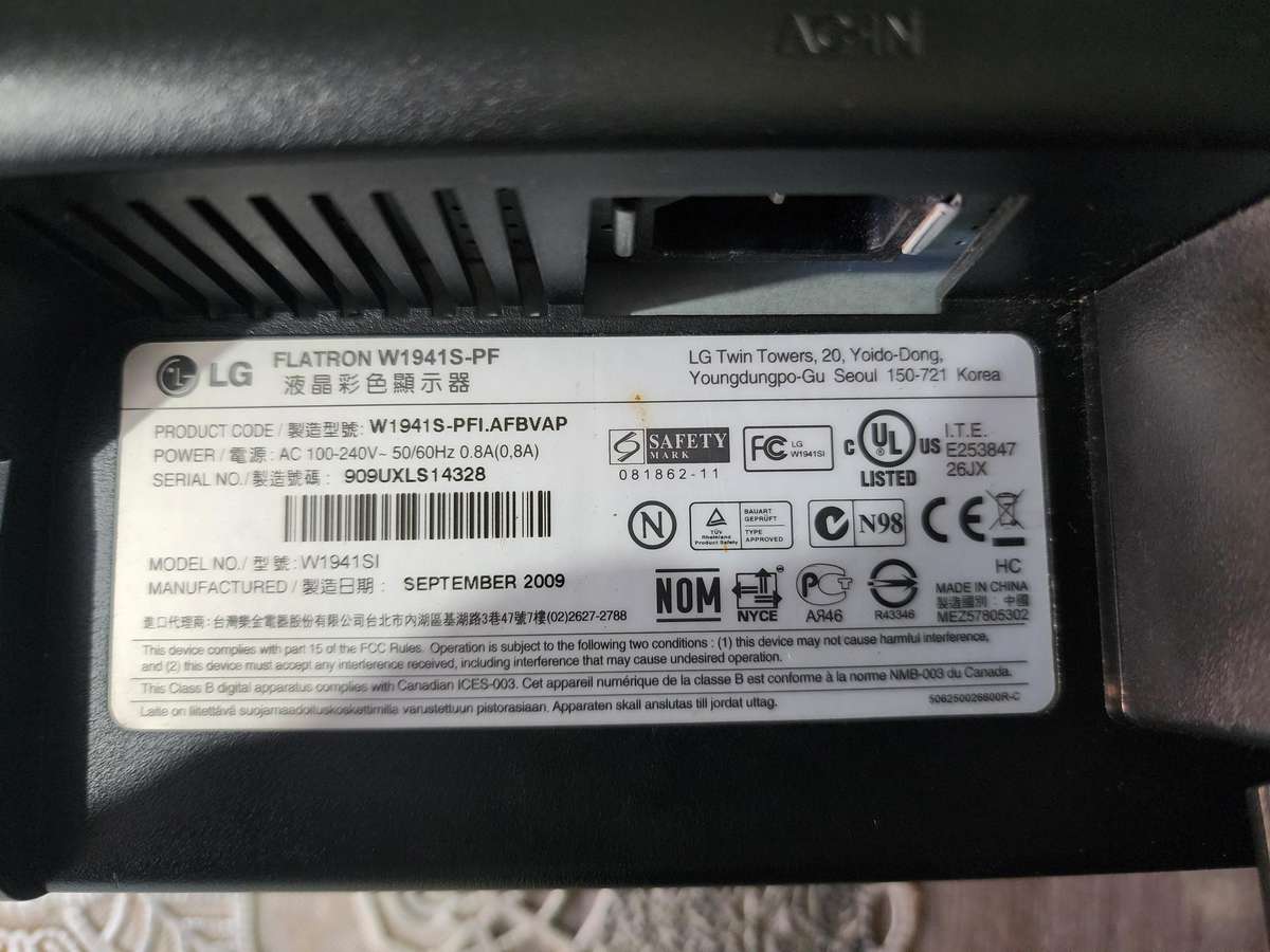 LG FLATRON W1941S PF LCD WIDESCREEN MONITOR