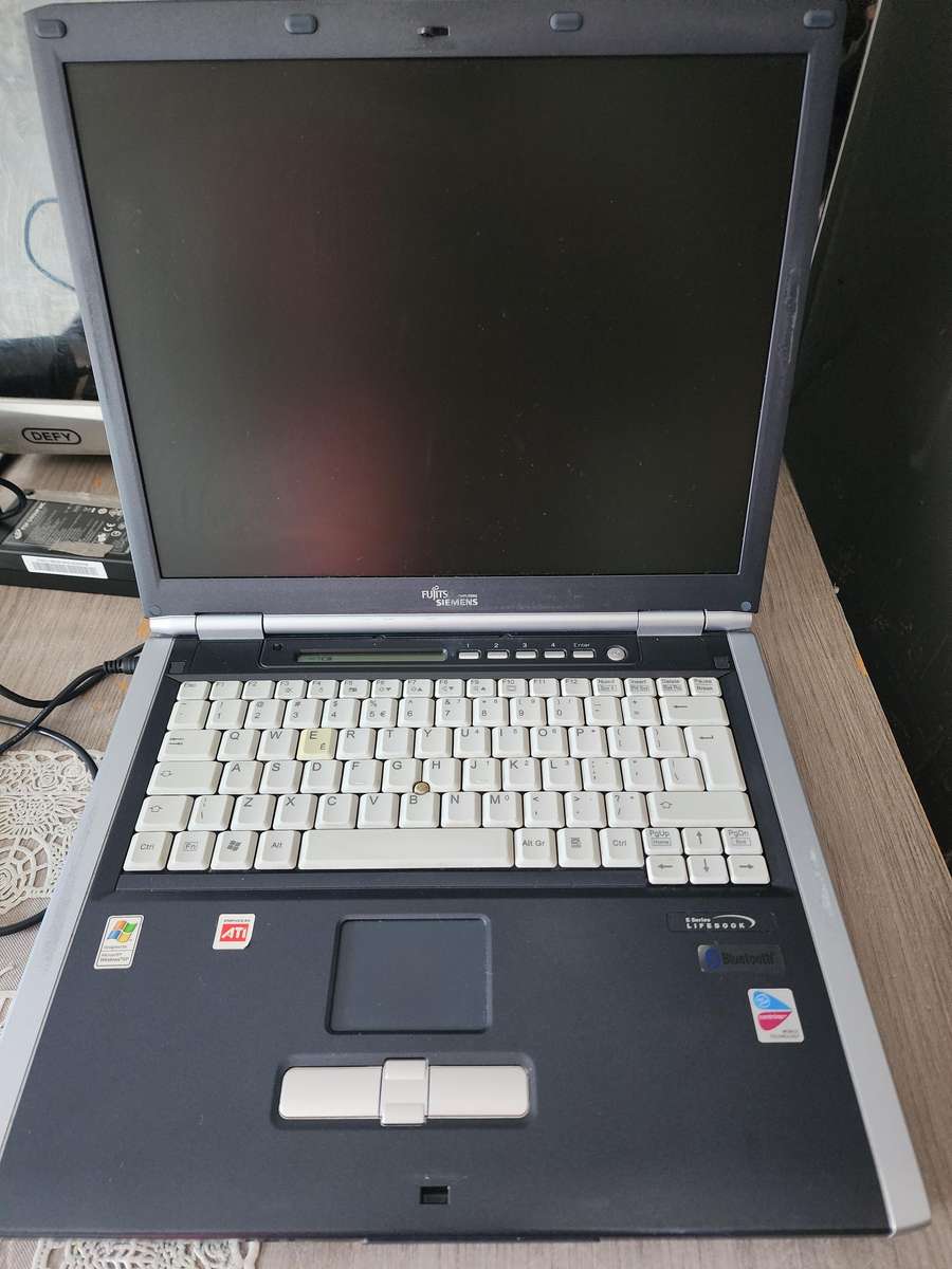 Fujitsu Siemens Lifebook E8020 Laptop