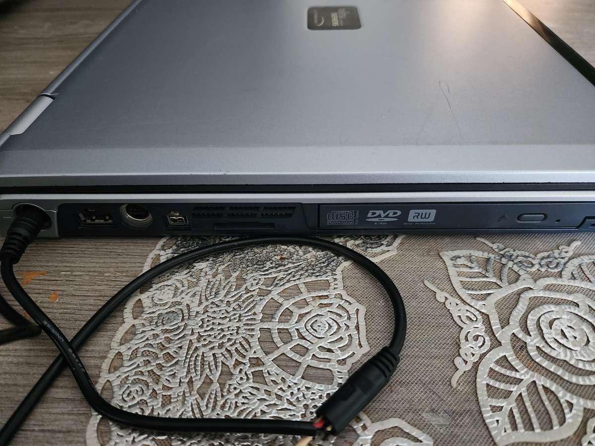 Fujitsu Siemens Lifebook E8020 Laptop