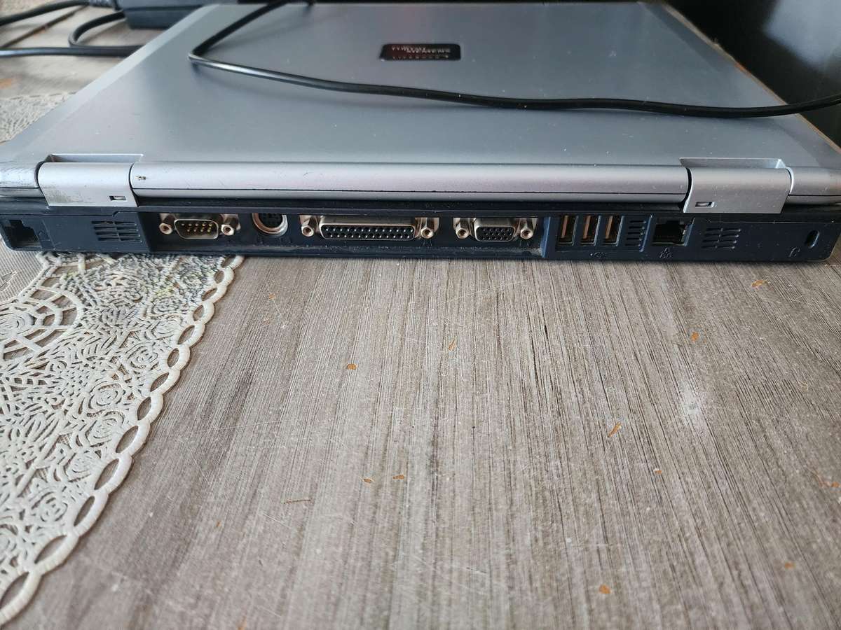 Fujitsu Siemens Lifebook E8020 Laptop