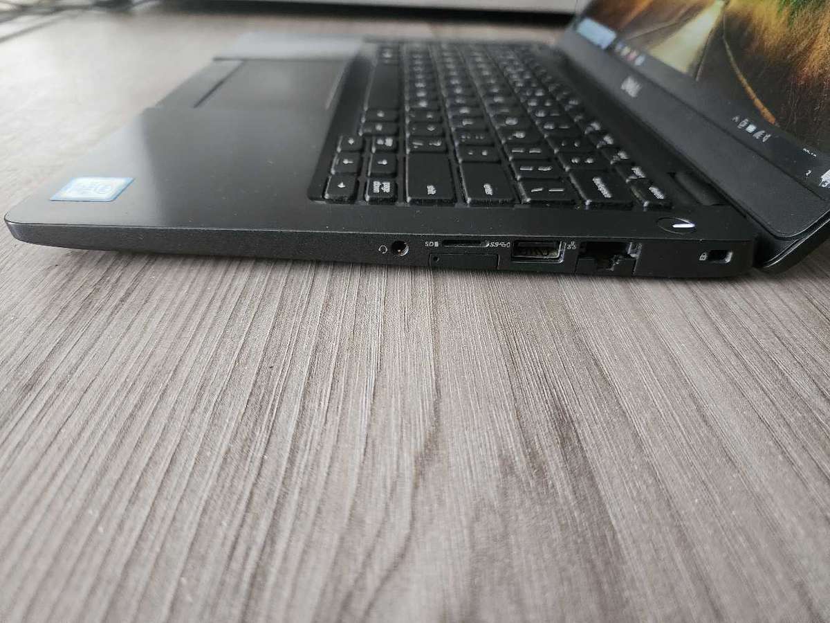 DELL LATITUDE 5300 I5 8TH GEN ULTRABOOK LAPTOP PLEASE READ AD !!!!