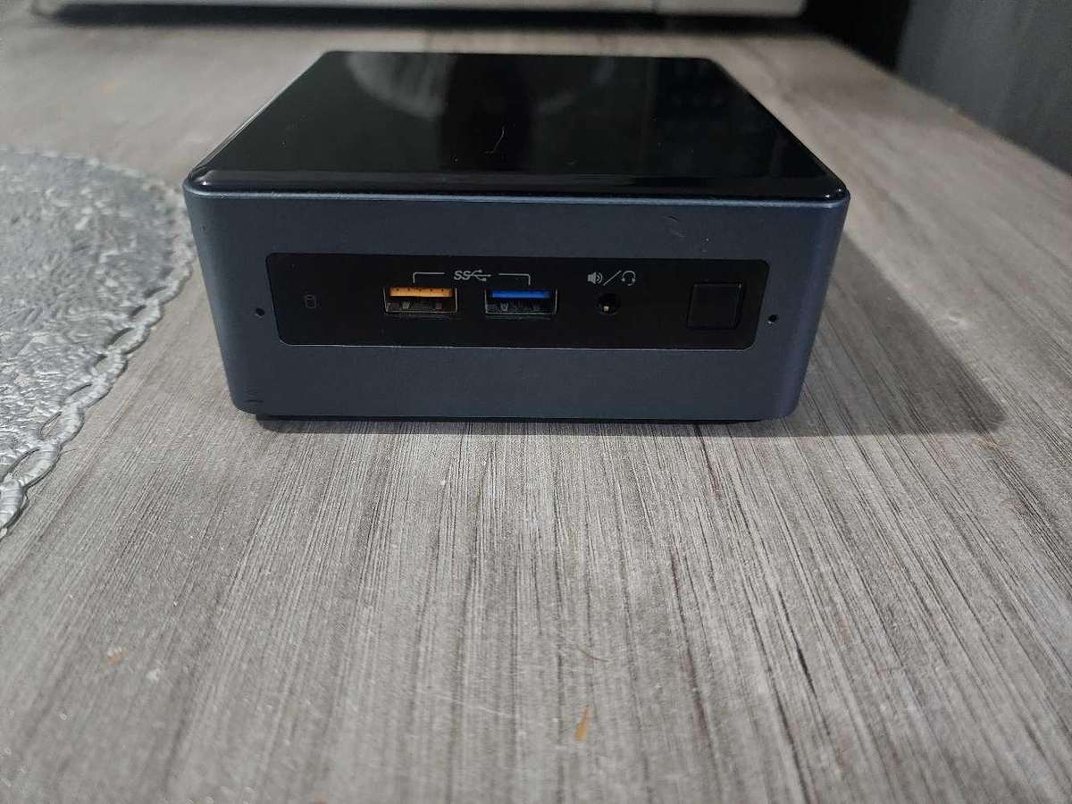 INTEL NUC 7 MINI PC FOR SALE !!!