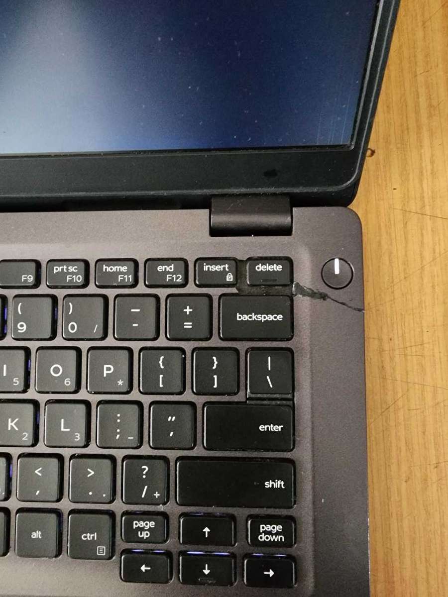 DELL LATITUDE 5300 i5 8TH GEN LAPTOP FOR SPARES PLEASE READ AD !!!!