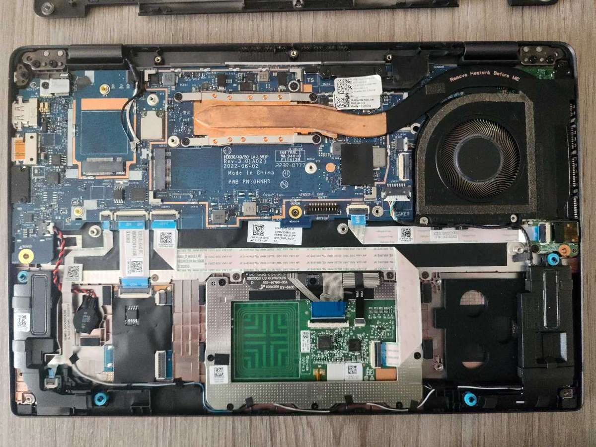 DELL LATITUDE 7330 12TH GEN LAPTOP FOR SPARES PLEASE READ AD !!!