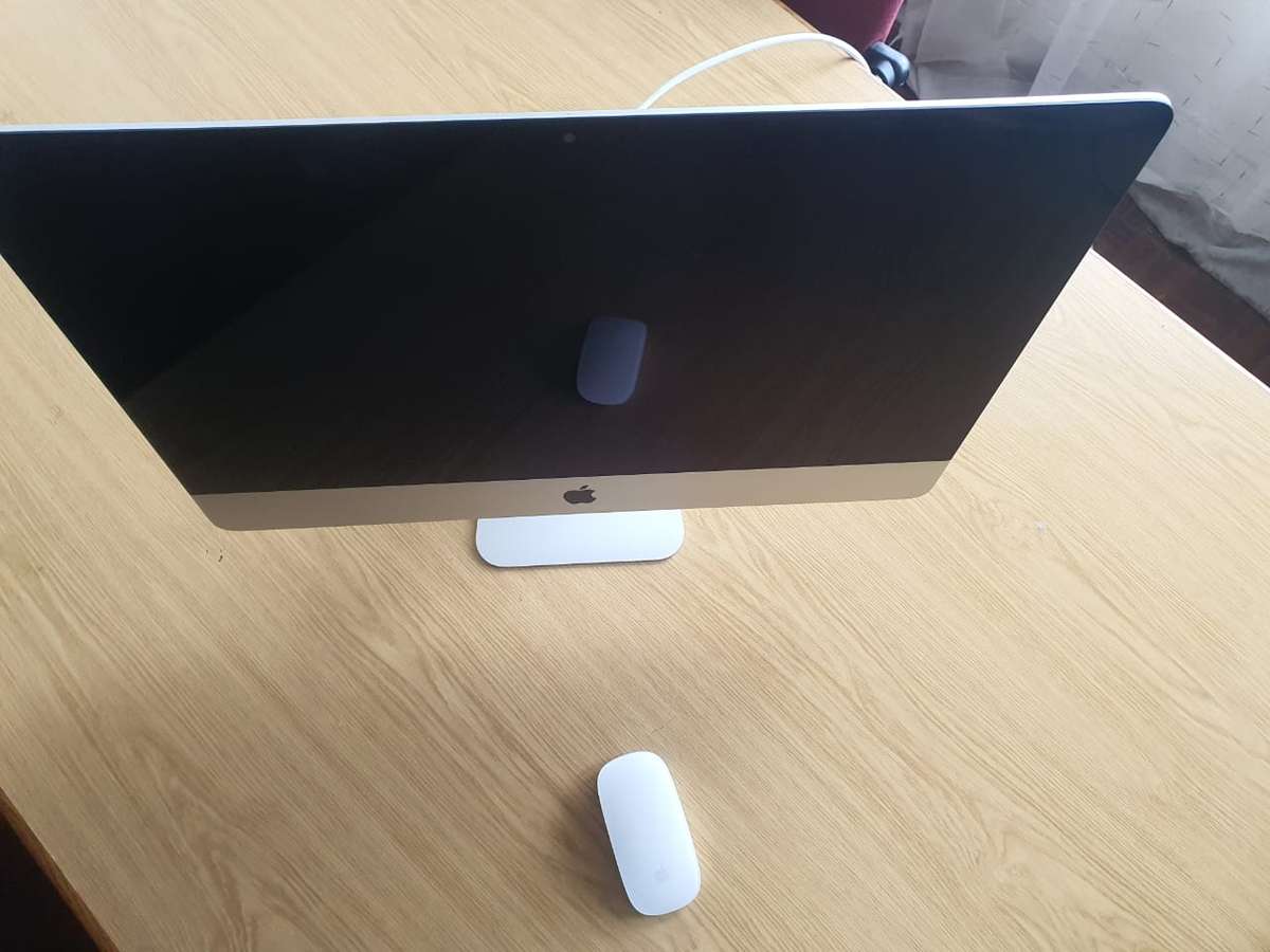 Apple iMac 21.5 Inch Late 2015 Intel Core i5 1TB HDD/8GB RAM