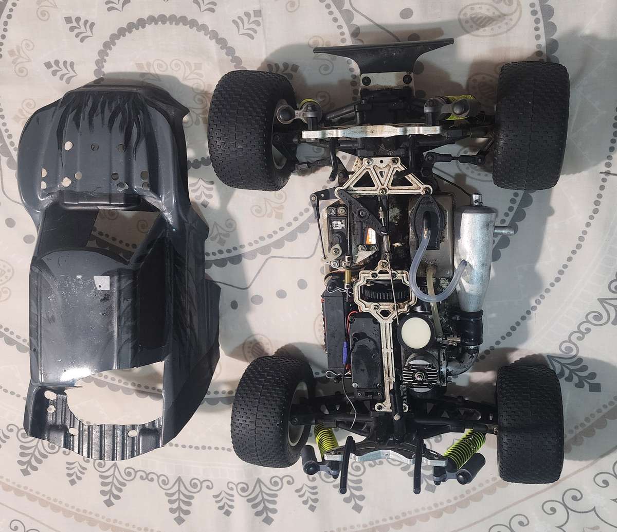 Fully functional Nitro RC Truck with FlySky 2.4ghz Remote and reciever. +lots of extras