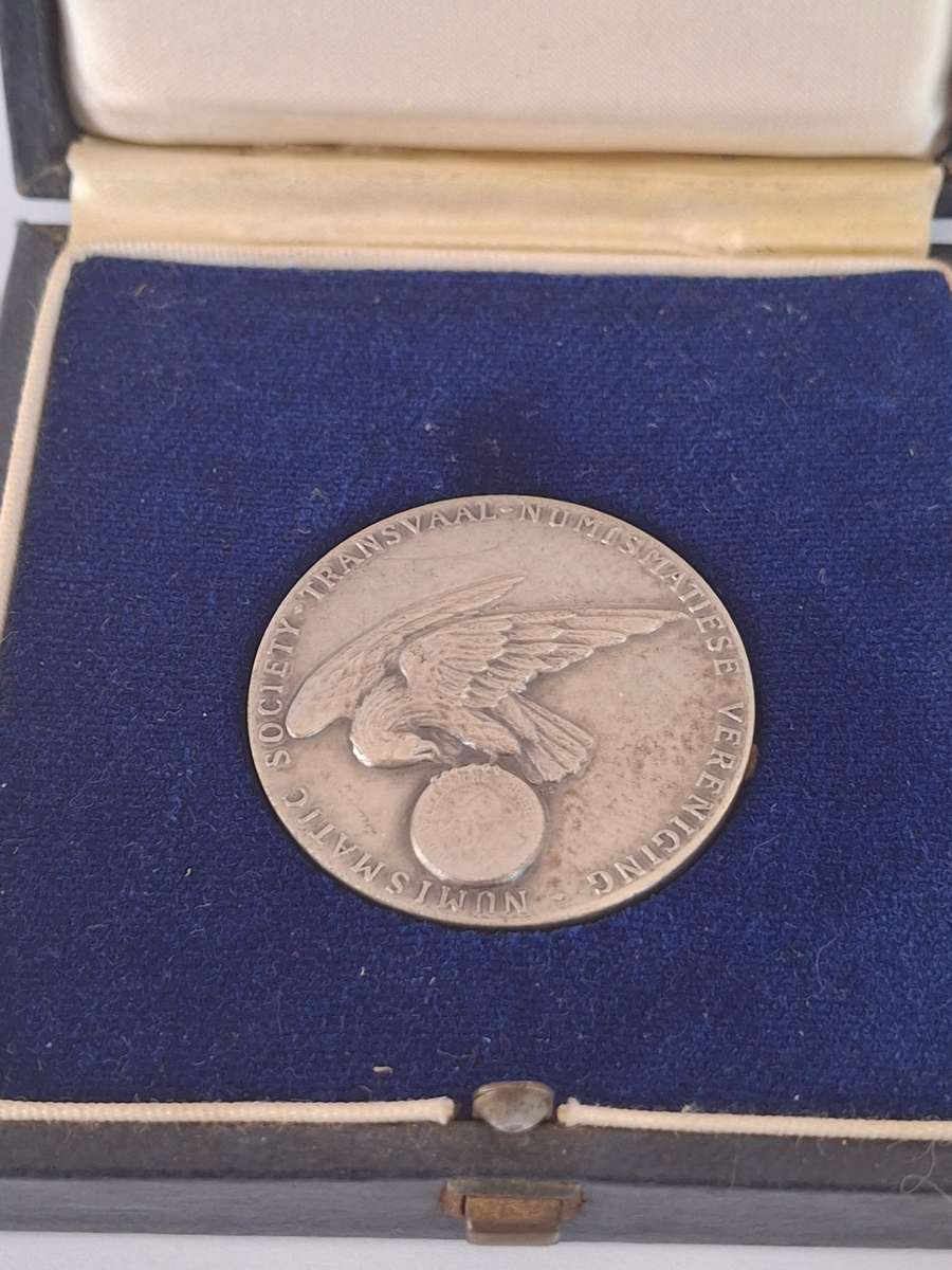 1971 TRANSVAAL NUMISMATIC SOCIETY MEDALLION - IN ITS ORIGINAL S.A.M. BOX