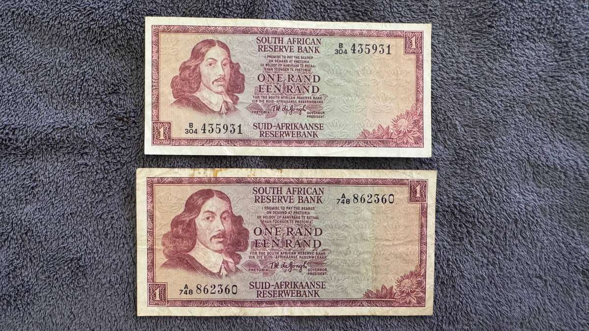 Mixed Note collection in protective sleeves - Includes some RSA notes as well