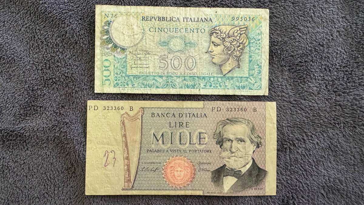 Mixed Note collection in protective sleeves - Includes some RSA notes as well