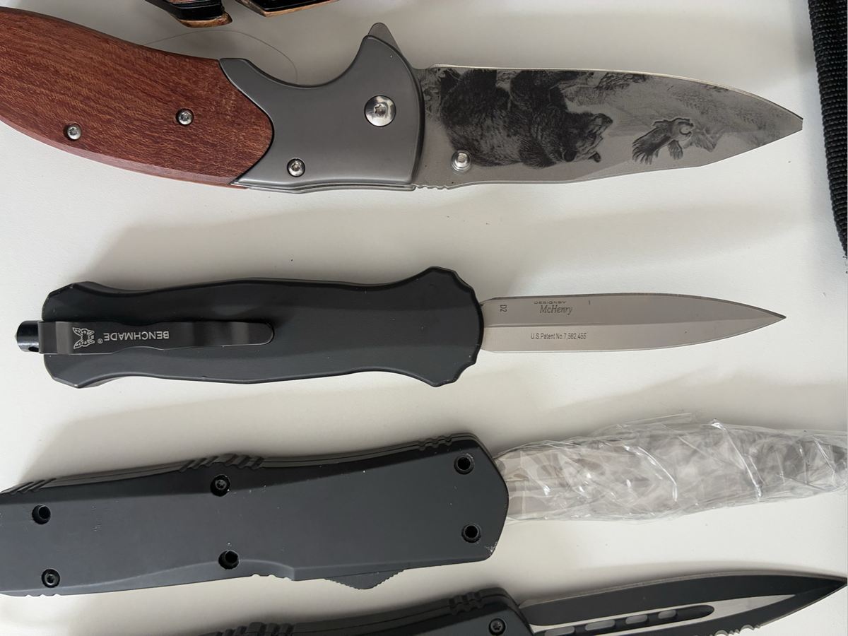 Collection of 8 pocket knives